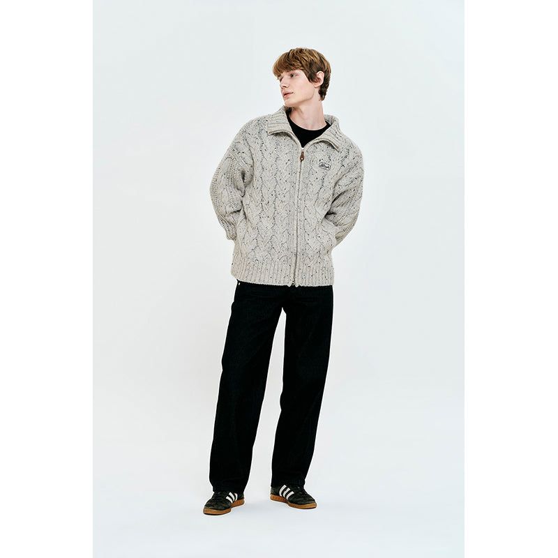 UNI LOGO WAPPEN CABLE COLLAR KNIT ZIP UP [LIGHT GRAY]
