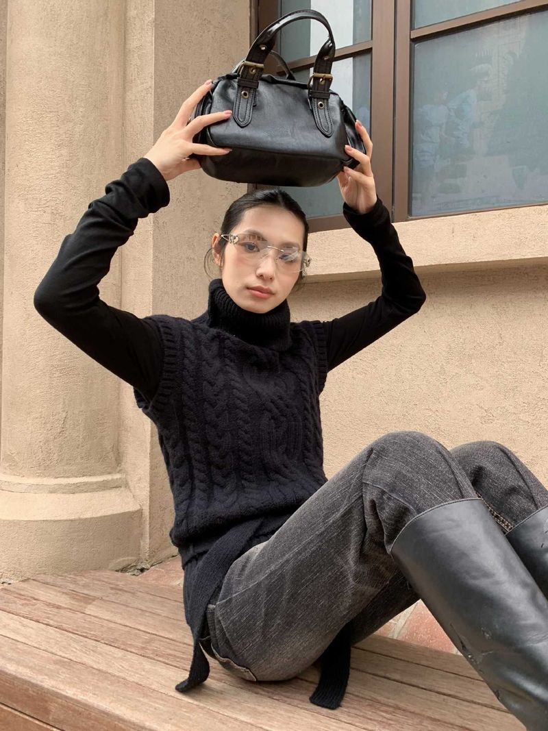 turtleneck twisted strap sleeveless knitwear