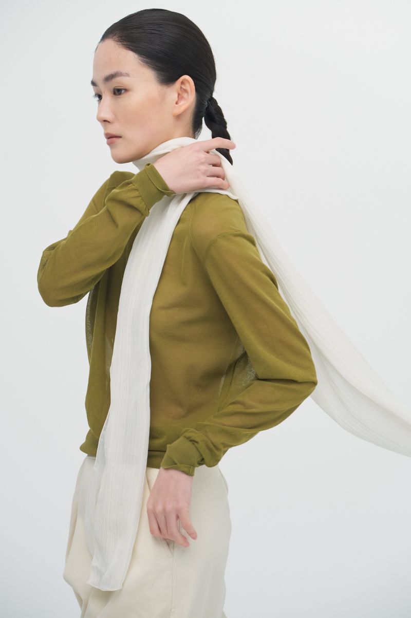 Airy pleats skin scarf_cream