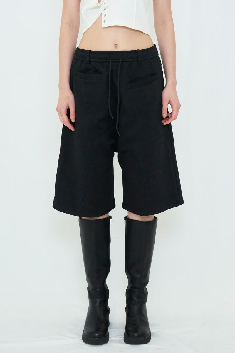 VIAVANDA（ヴィアヴァンダ）の「DISTORTION HALF SWEATPANTS（Pants）」
