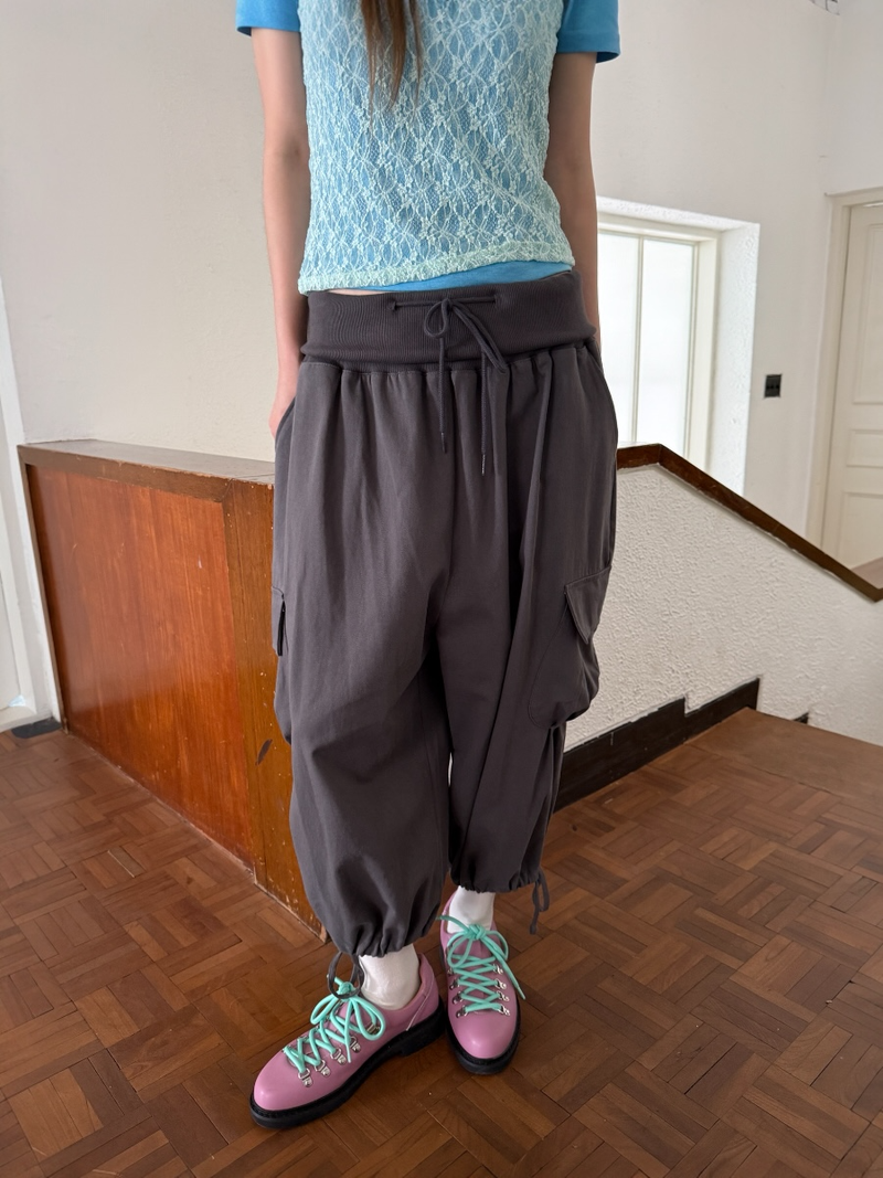 fold shirring cargo capripants