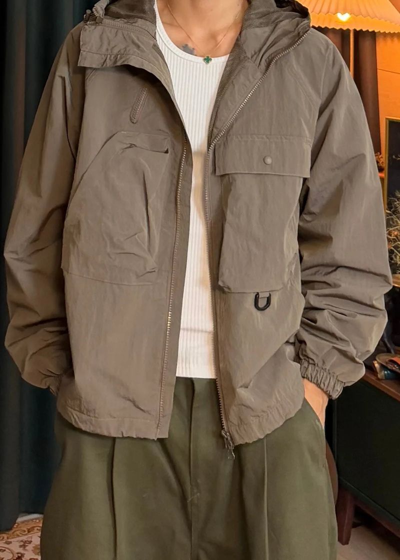 Two-Pocket Hooded Lip Jacket 3COLOR