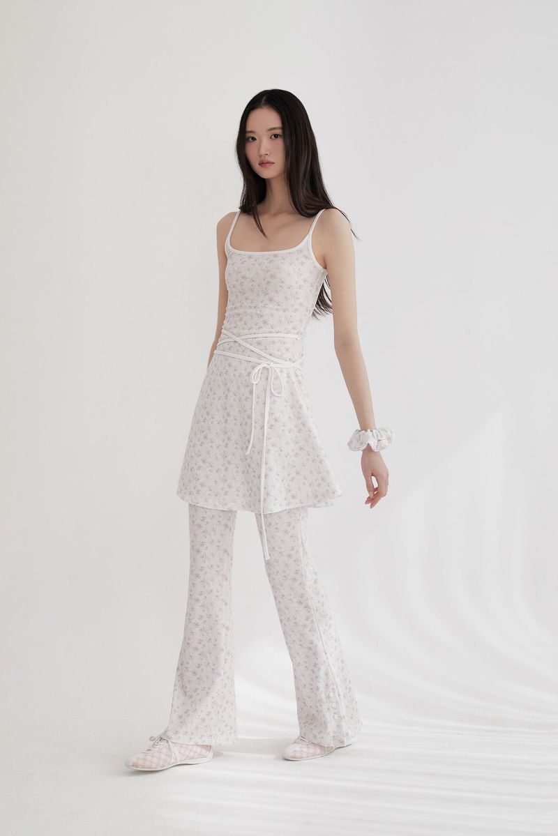 Innermuseum（インナーミュージアム）の「Flower Button bootcut pants (PINK)（Pants）」