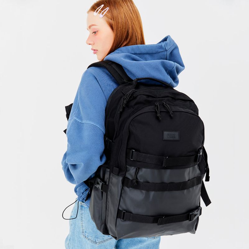 R2G PRO BACKPACK (ALL BLACK)