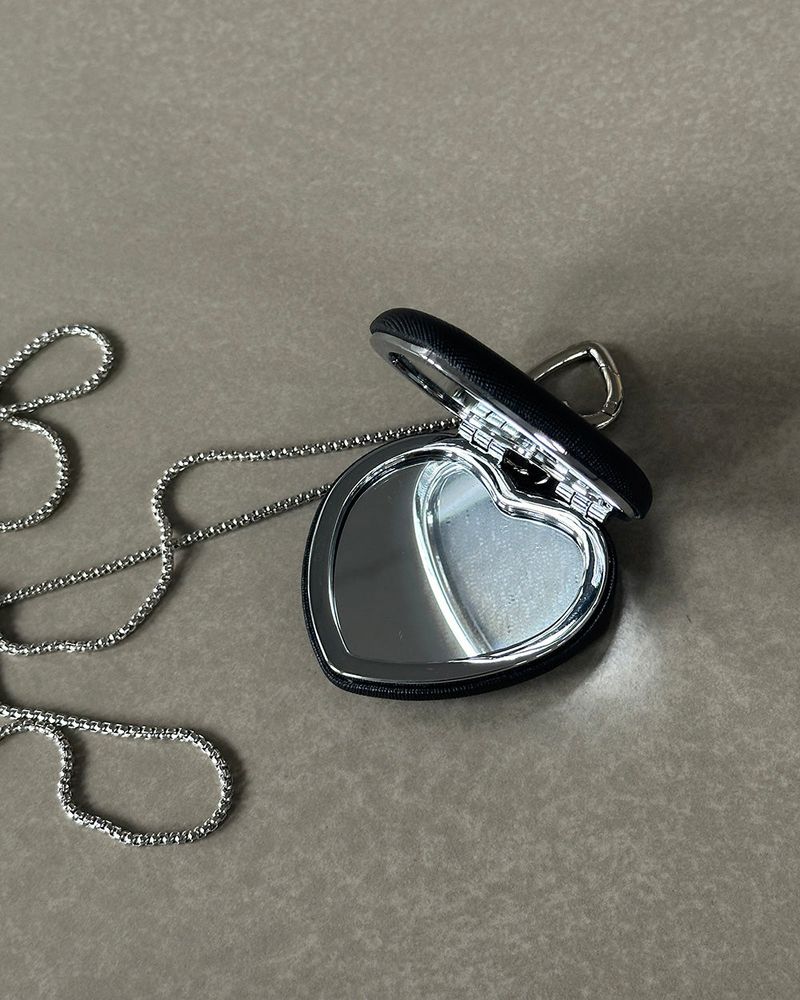 Delight-J（ディライトジェイ）の「Heart mirror Keyring and Long Necris（Accessories）」