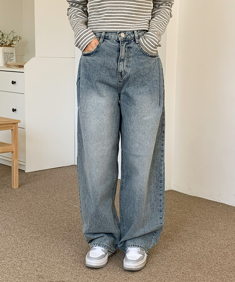 one-pintuck hip pants