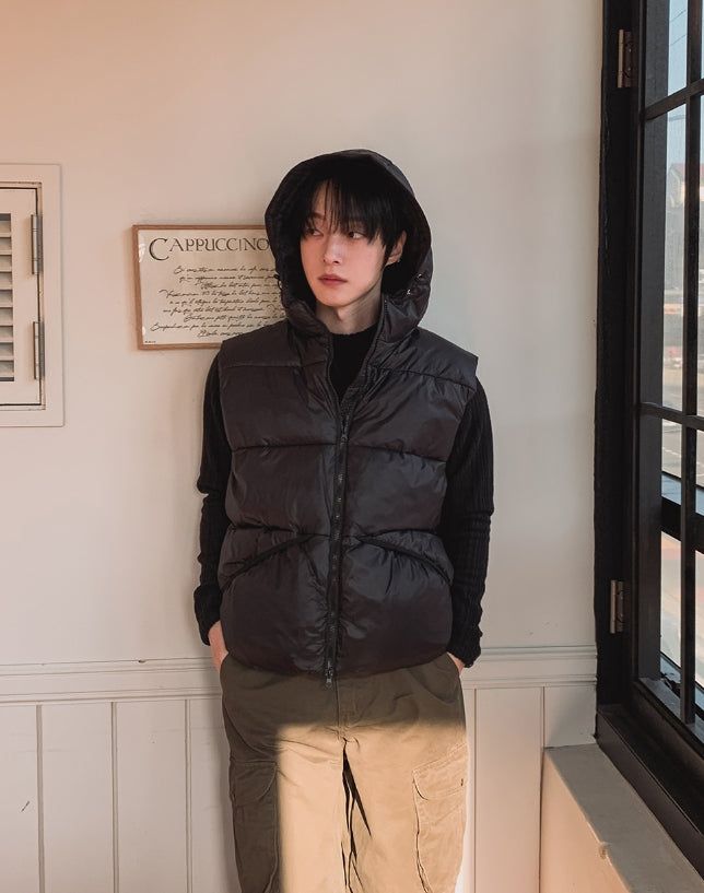 Detachable Hood Angle Pocket Padded Vest