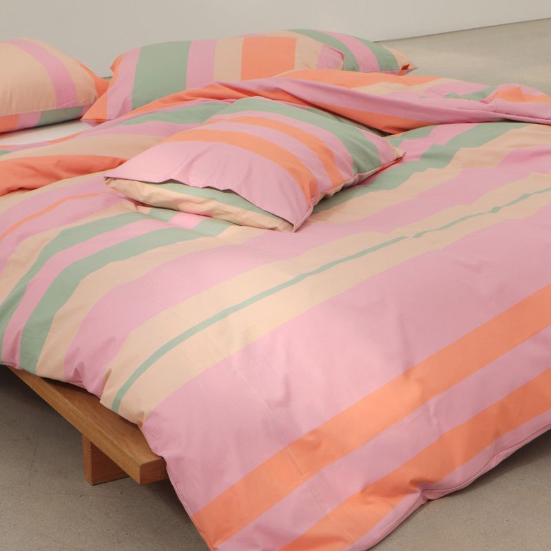 Iris pink pillow case