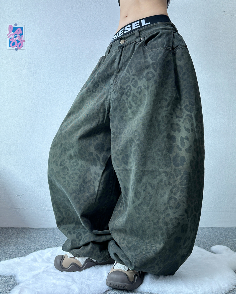 HIDDEN POCKET LEOPARD SPOT BALLOON DENIM🤎💚 - 2 COLORS