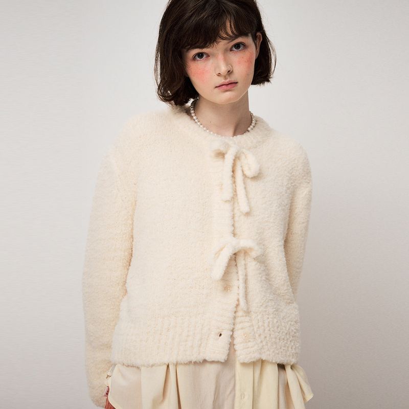 FUN FROM FUN(ファンフロムファン)の「FLUFFY KNIT CARDIGAN, CREAM(Tops)」