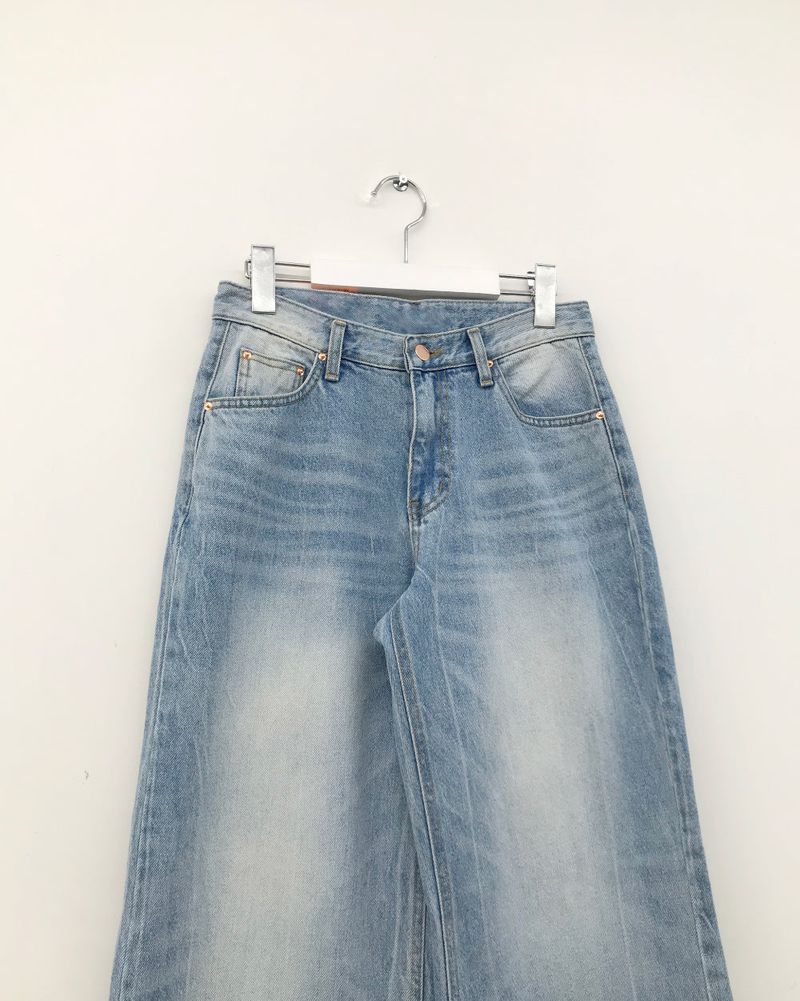 Peacock Light Washed Denim (1color)
