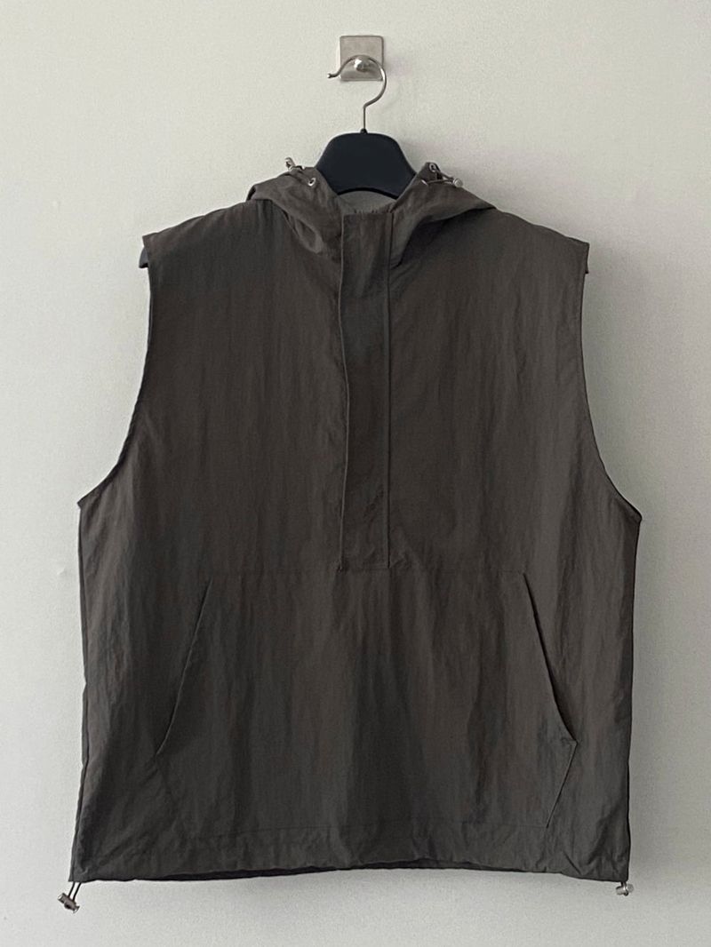 Track anorak vest
