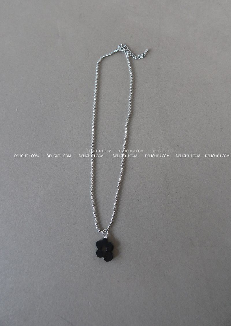 Flower pendant military string necklace
