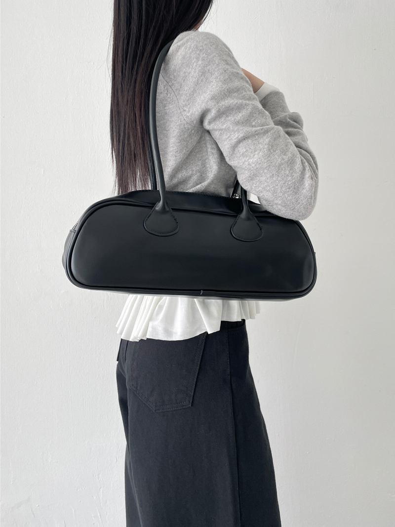 baguette shoulder bag