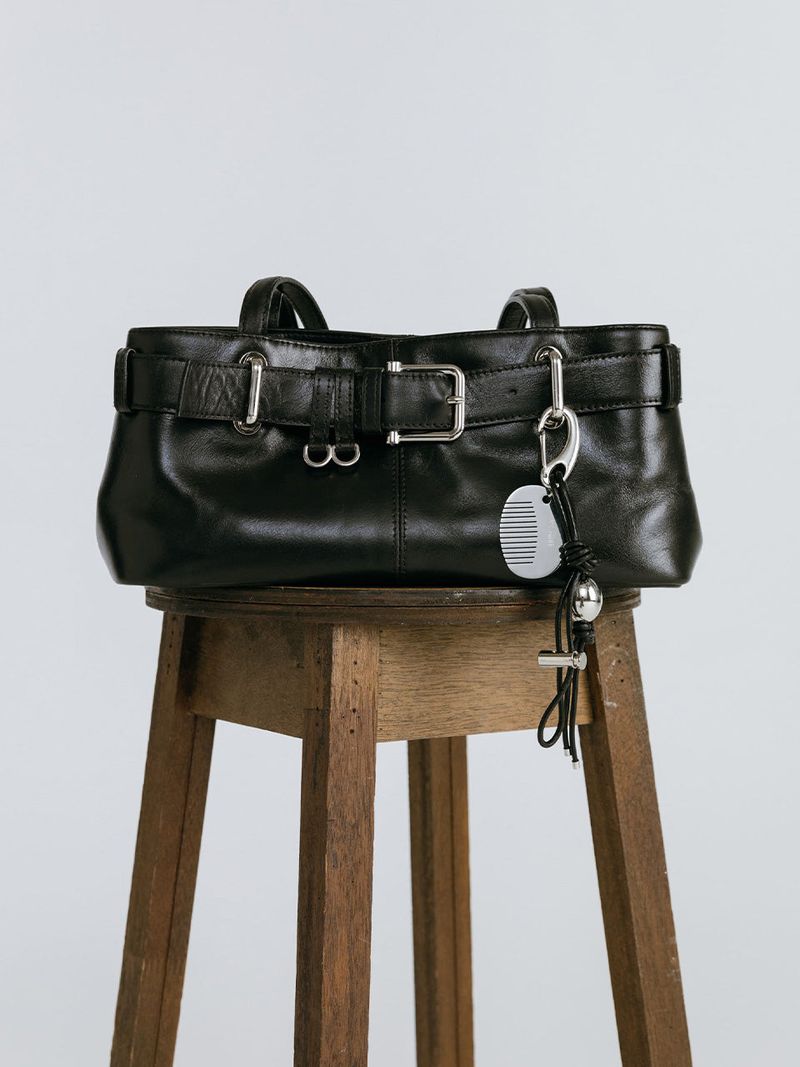 LEATHER COMB LAYERED KEYRING / BLACK