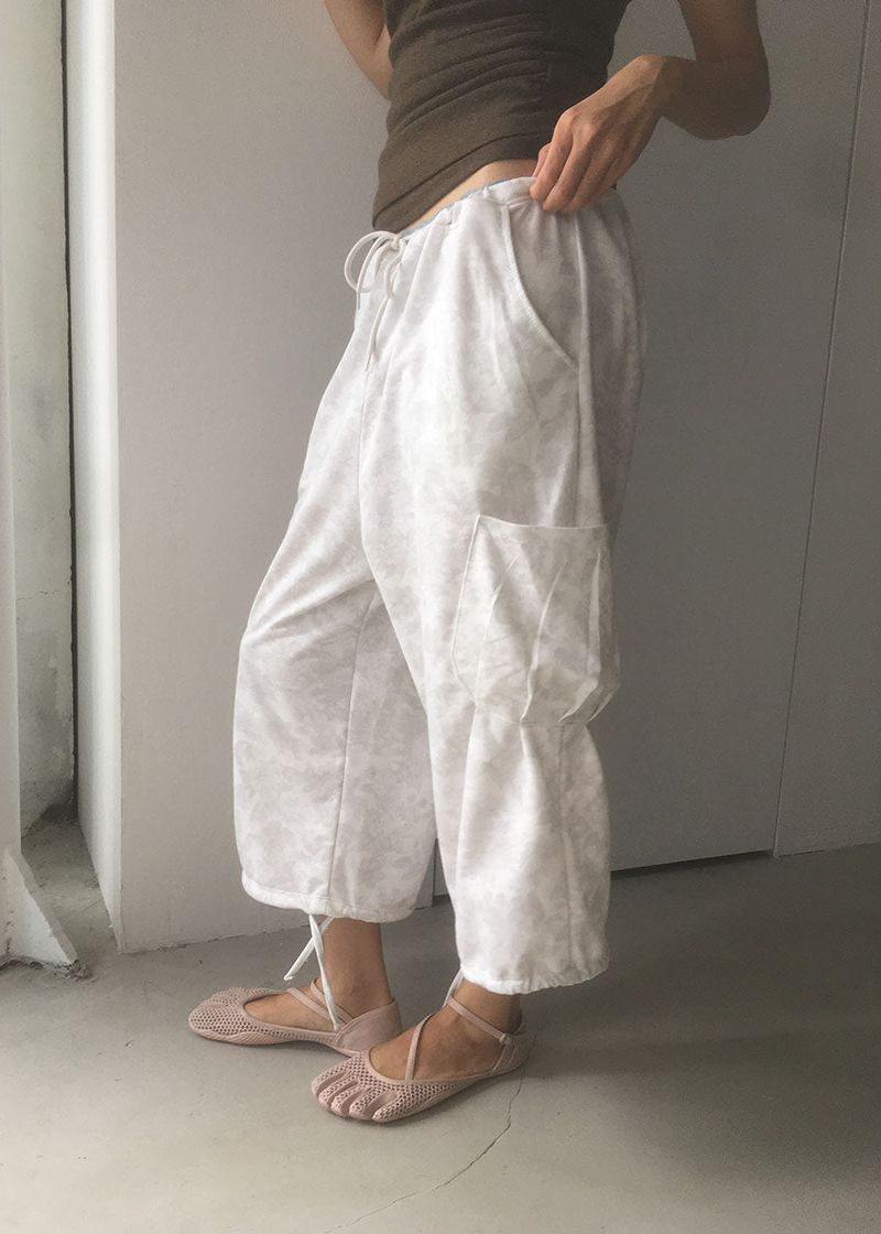 FLOWER PASTEL BERMUDA PANTS