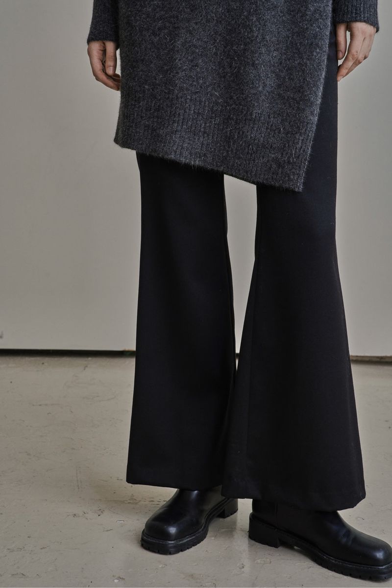 BOOT-CUT WOOL PANTS_BLACK