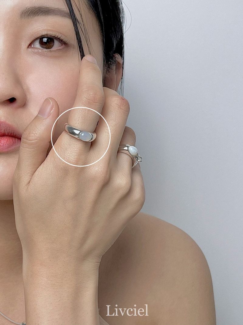 Chalcedony oval silver Ring