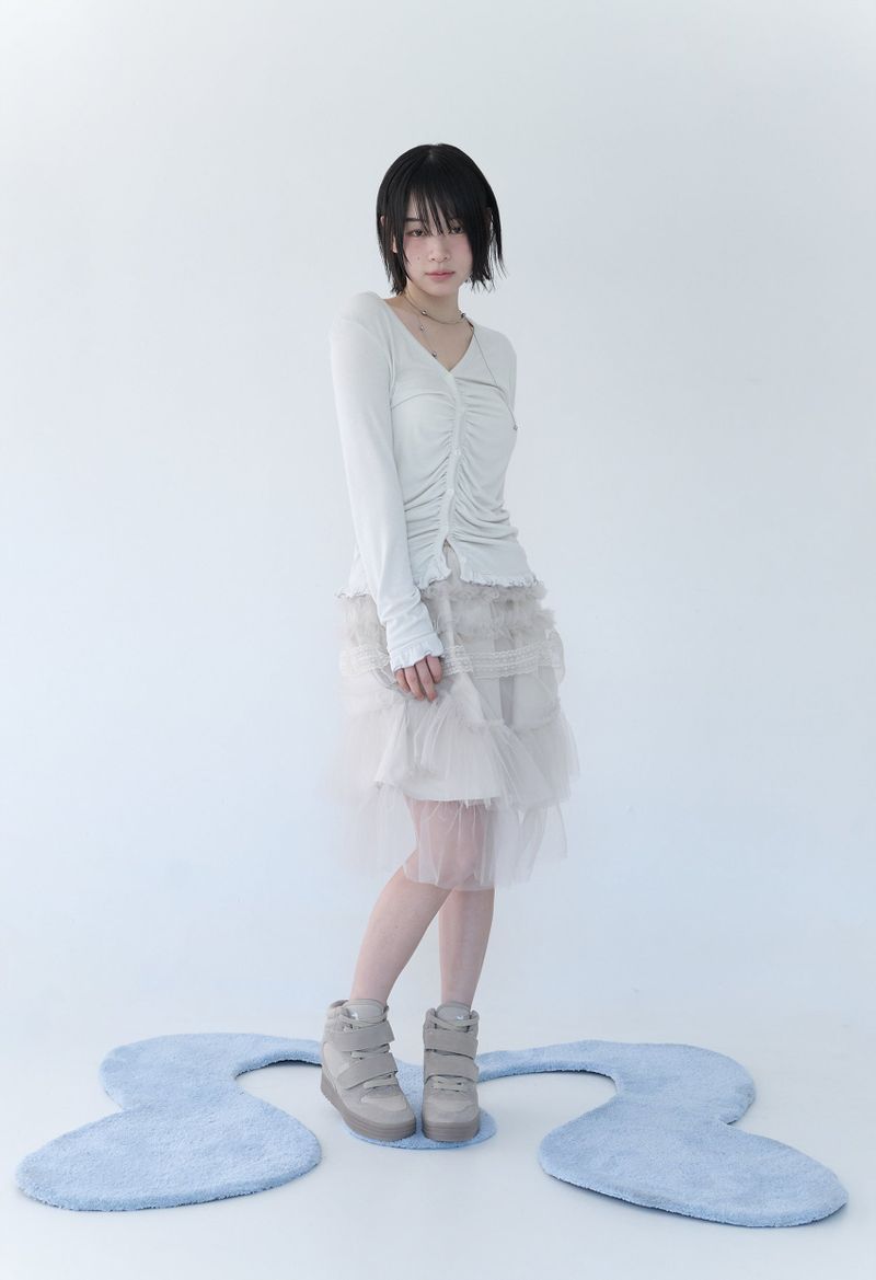 ASYMMETRIC SHIRRING LACE CARDIGAN DUSTY WHITE