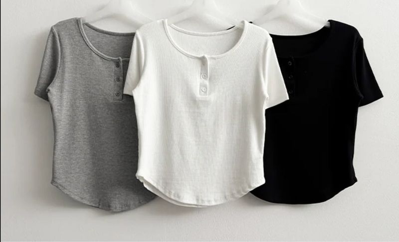 Waddoo hem round button short sleeve tee