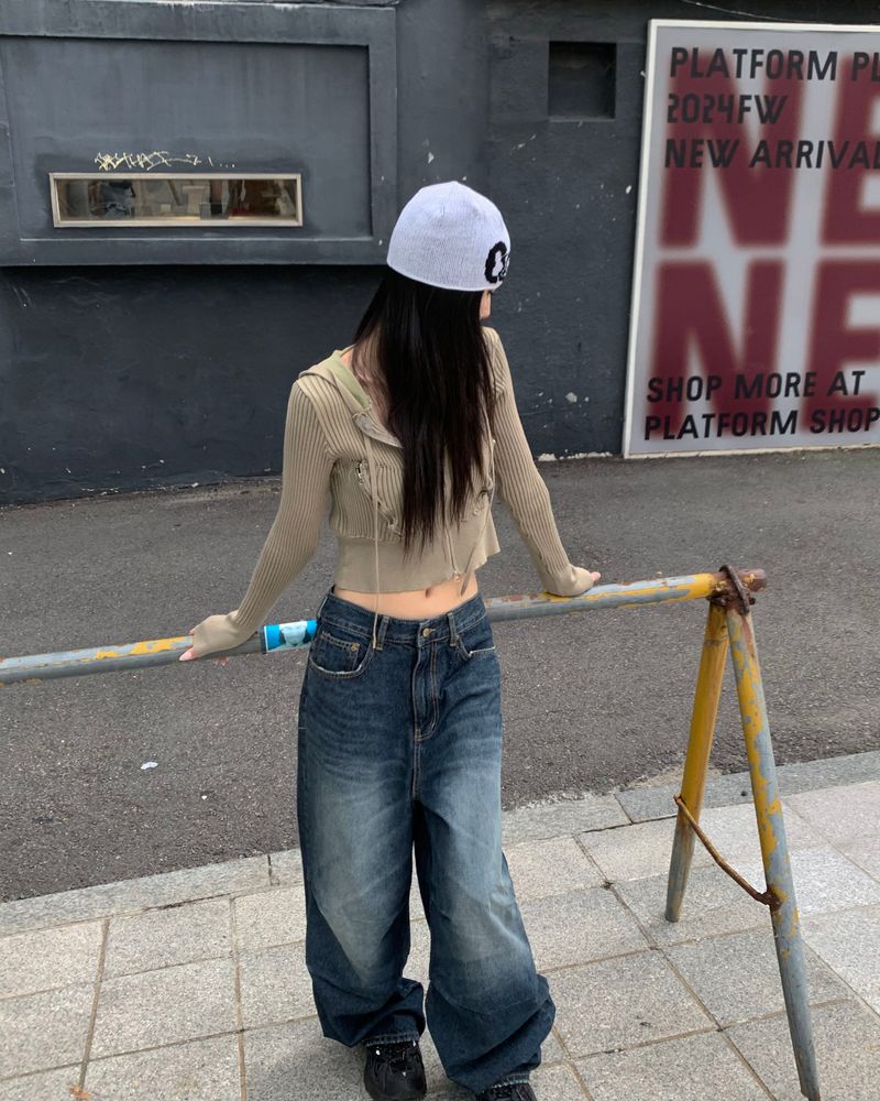 Back damage denim pants