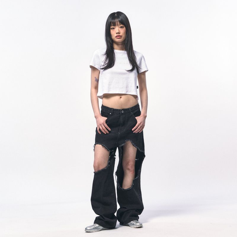C Wear by the Genius(シーウェア バイザジーニアス)の「C Wear CROP T-SHIRT WHITE(Tops)」