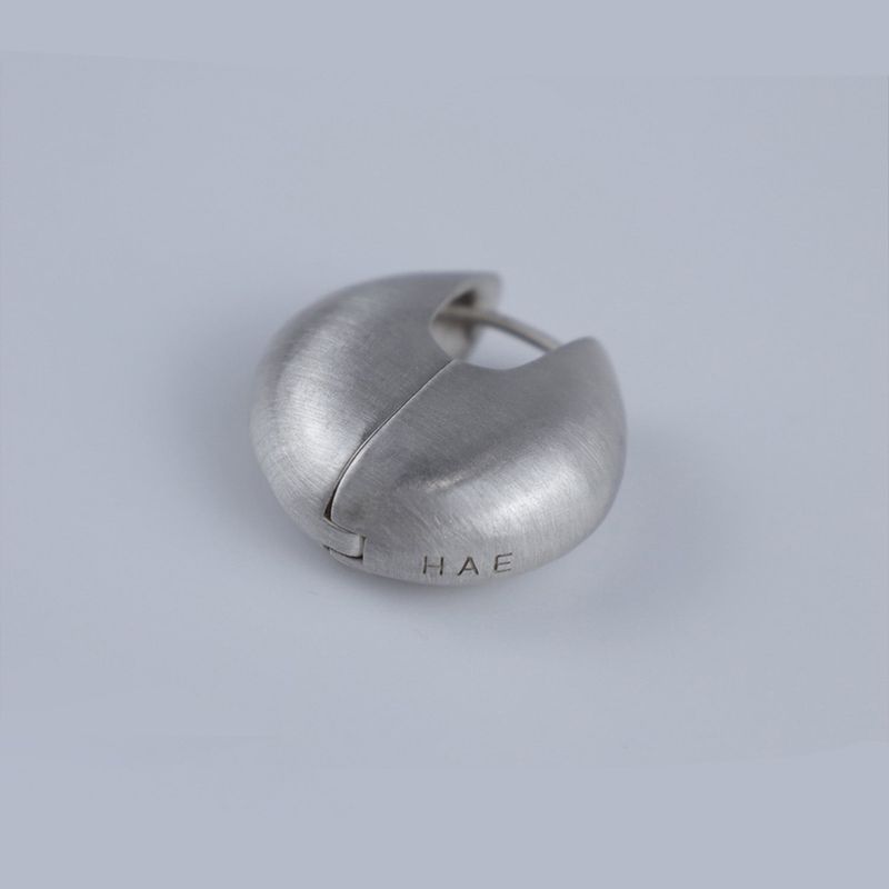 【MADE】 Moon earring matt
