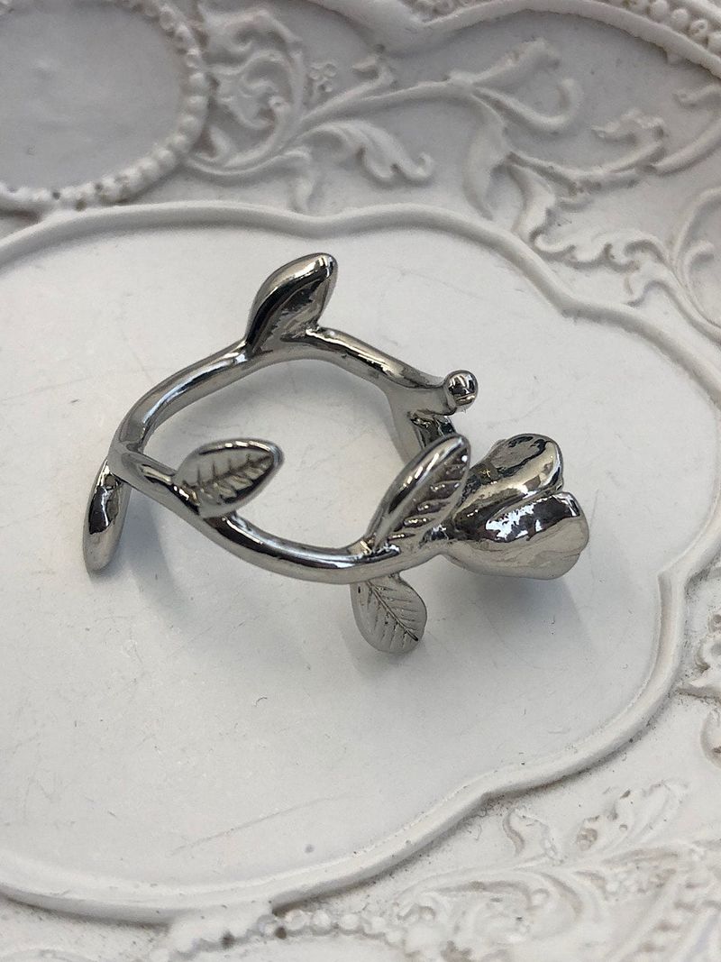 Vine Loop Open Ring