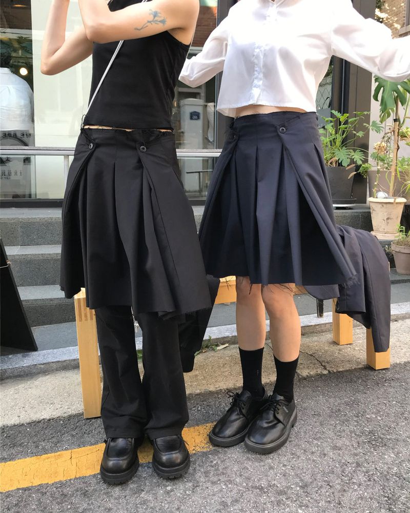  UNTAMED PLEATS SKIRT