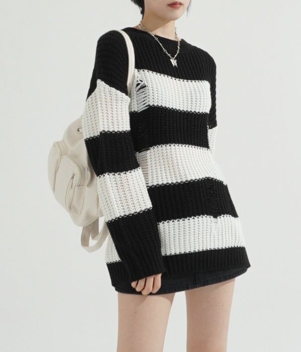 KIXI（キッシー）の「Damage Stripe Over-fit Knit（Tops）」