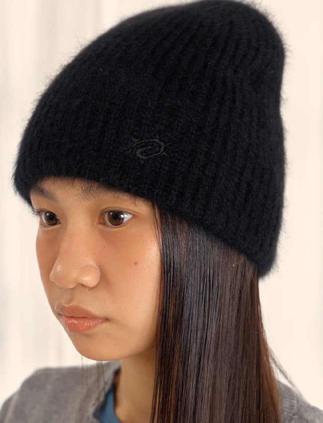 HAIRY KNIT BEANIE (BLACK)