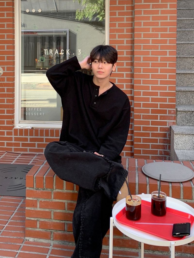 Bean over henley neck knit tee