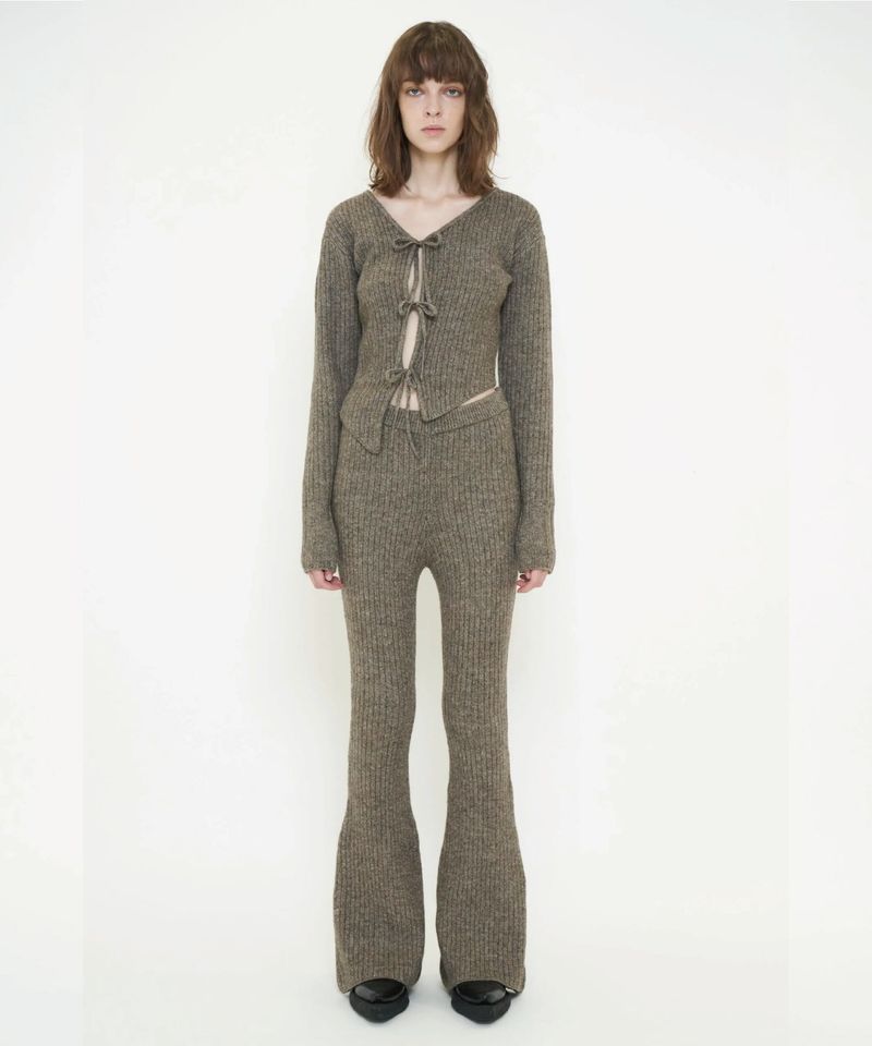 VIAVANDA（ヴィアヴァンダ）の「COLOR KNIT FLARE PANTS（Pants）」