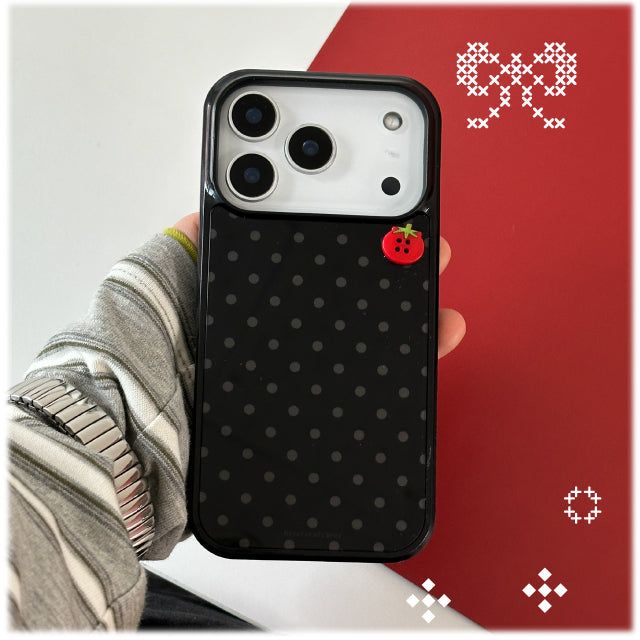 Nineteenfriday（ナインティーンフライデー）の「Tomato Button Pattern MagSafe iPhone Galaxy Case（Smartphone Accessories）」