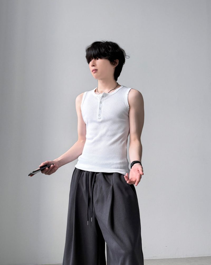 Bertin Henley-Neck Sleeveless