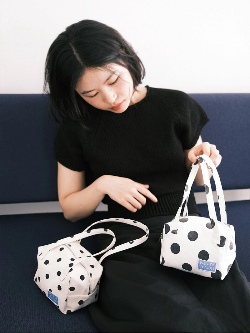Handy pouch (milk dot)