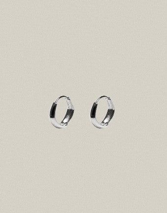 partez(パルテ)の「Angular Huggies Silver(Accessories)」