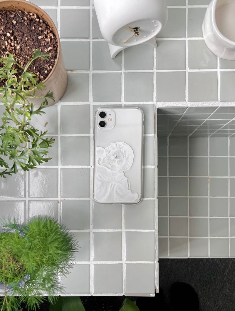 Halftone Case_Angel