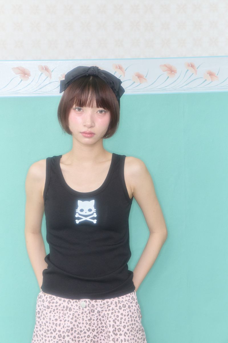 SHAKIRI（シャキリ）の「KIRI SKULL SLEEVELESS TOP (BLACK)（Tops）」
