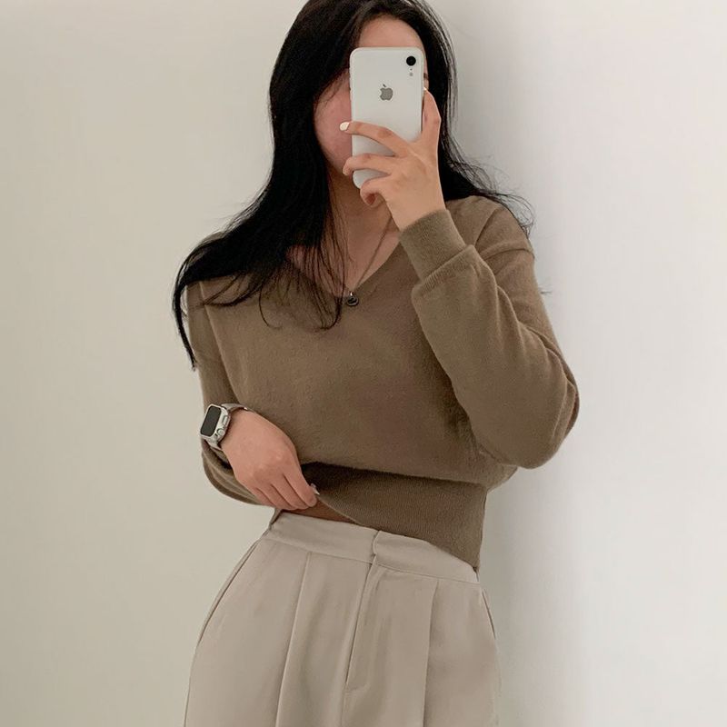 [Short waist] Mellow V-neck knit