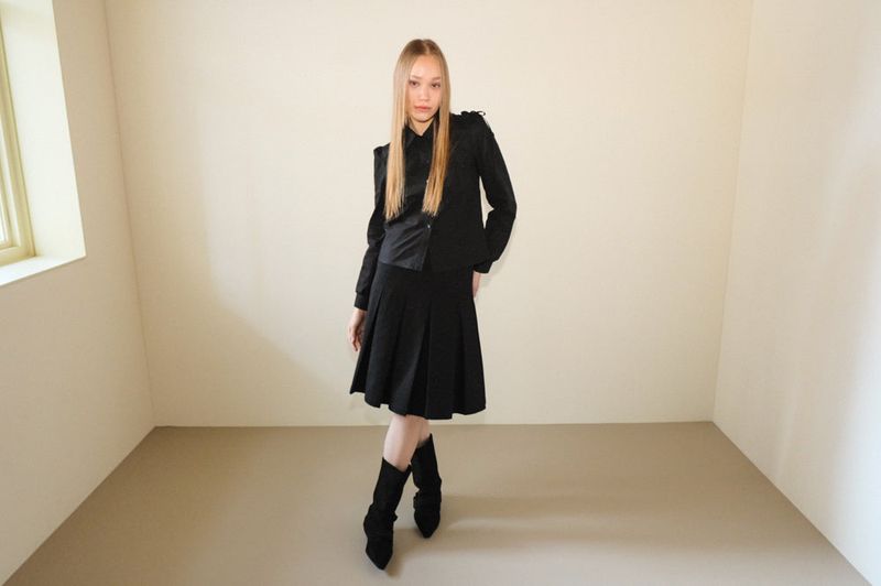 Pleated midi skirt _(Emerald Heart)*Black