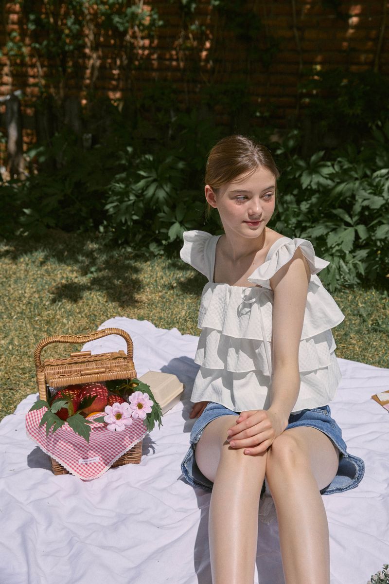 RIBBON FRILL TOP