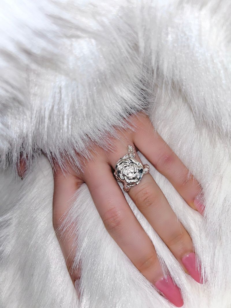 DANI（ダニ）の「Vintage Rose Ring（Accessories）」