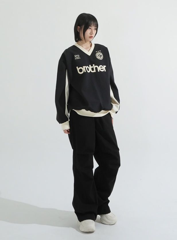 Athletic v-neck nylon sweatshirt