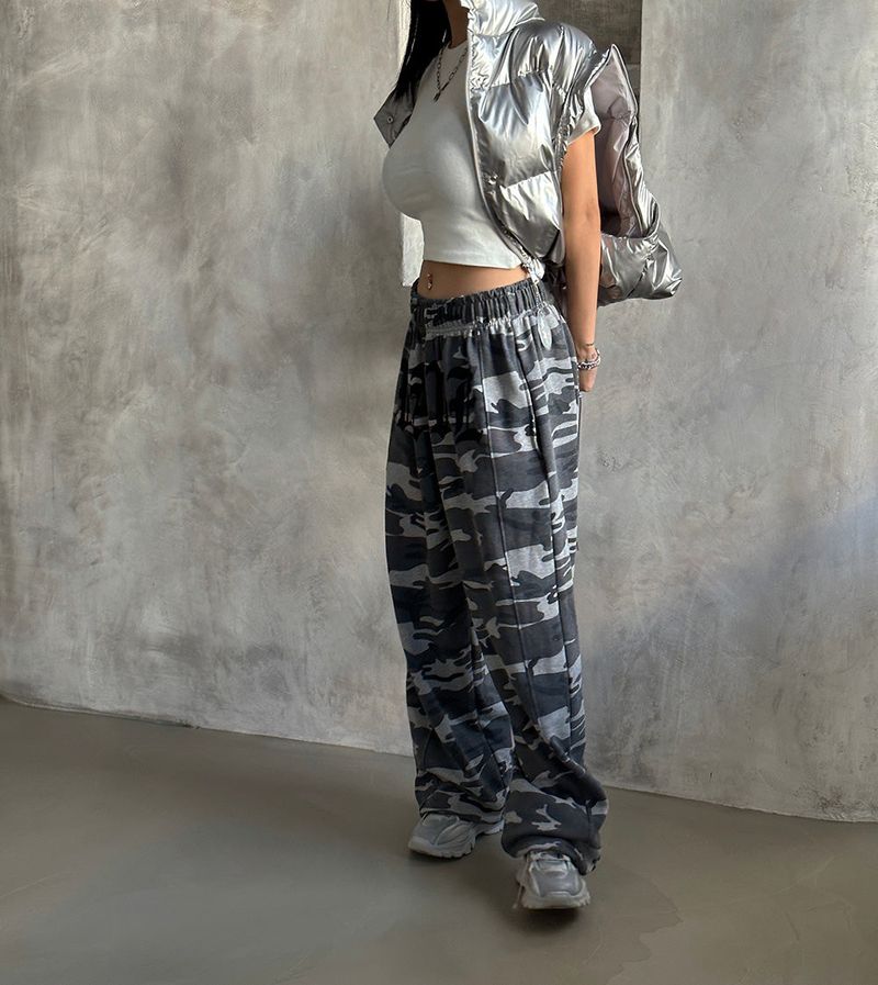 Camouflage Lettering Jogger Pants