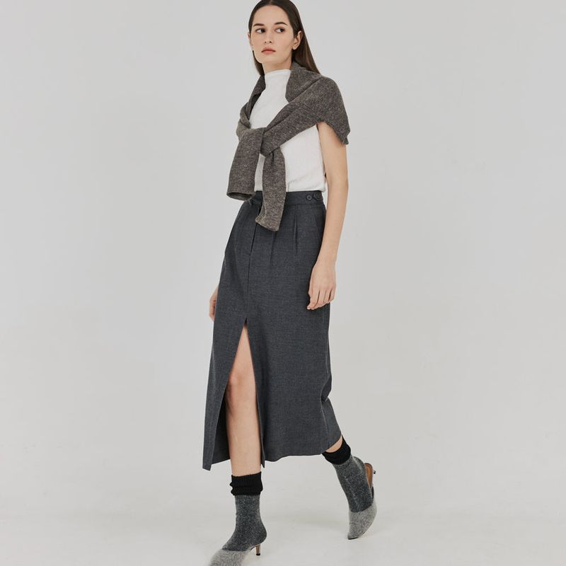 TWO-TUCK BUTTON SLIT LONG SKIRT (Gray)