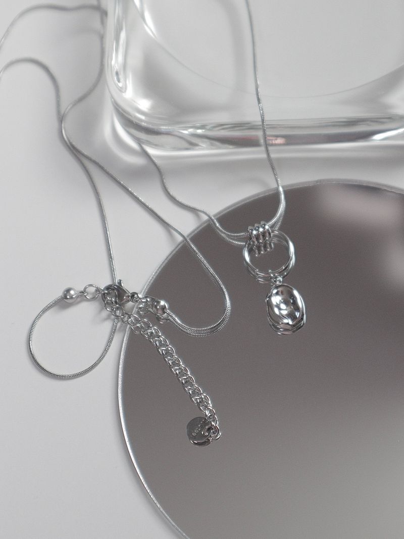 object ring point necklace