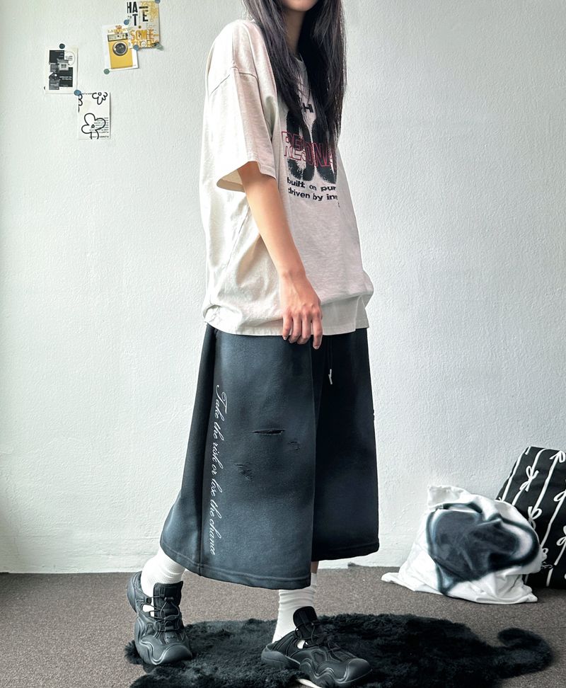 Space Side Lettering Distressed Bermuda Shorts 3color