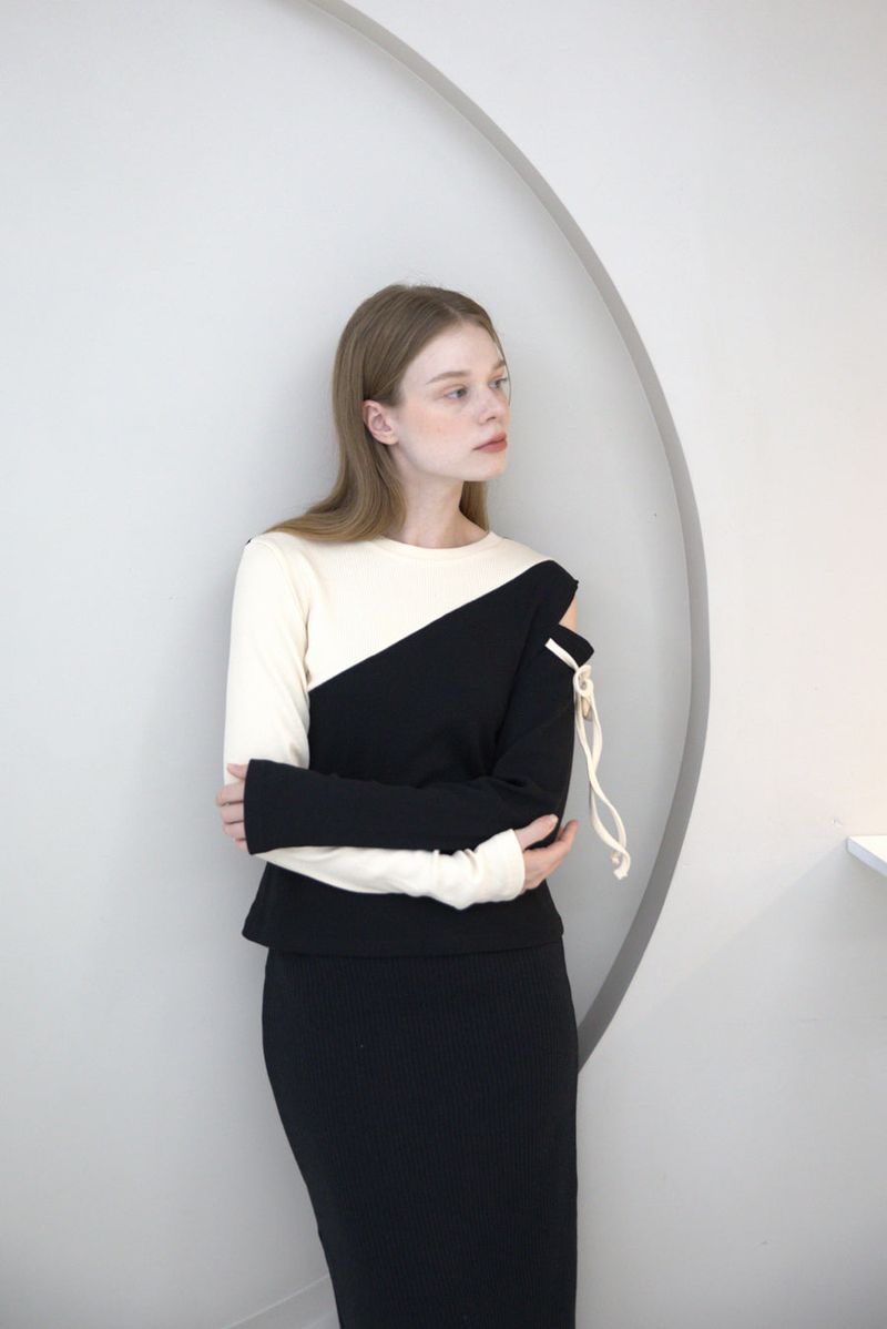 cattline(カトリーヌ)の「Cut-Out Knit T-shirt(Tops)」