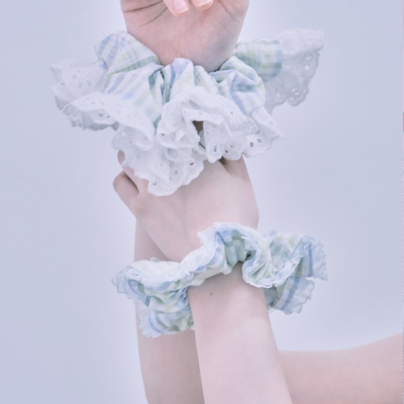 Mini Lace scrunchie_check